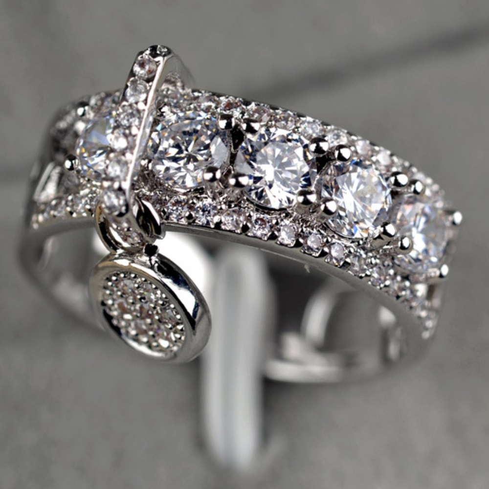 New! Luxury White Zircon Ring Vintage style silver
